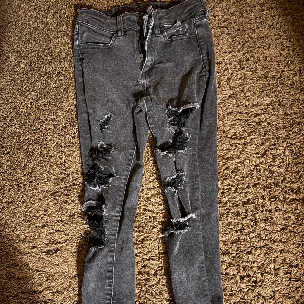 Black ripped skinny jeans